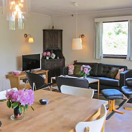 Stunning In With Kitchen